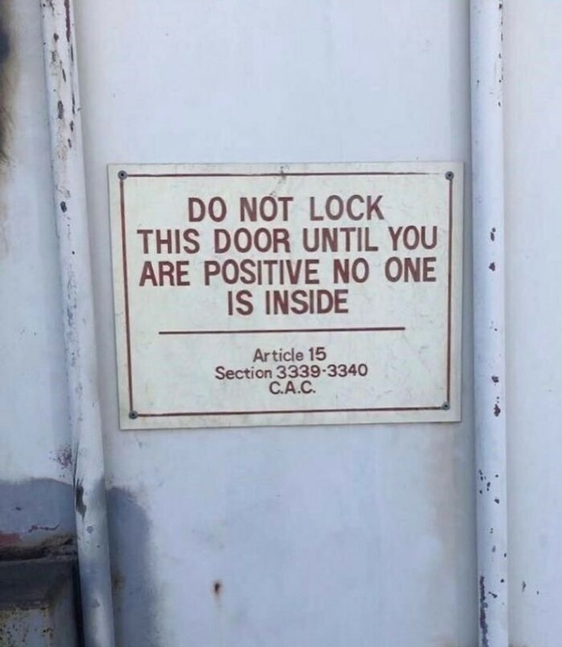 10 Tulisan Misterius dan Mengerikan, Run Bestie, Run!