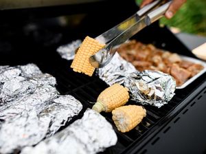 Jangan Masak Makanan Asam dengan Alumunium Foil, Ini Bahayanya