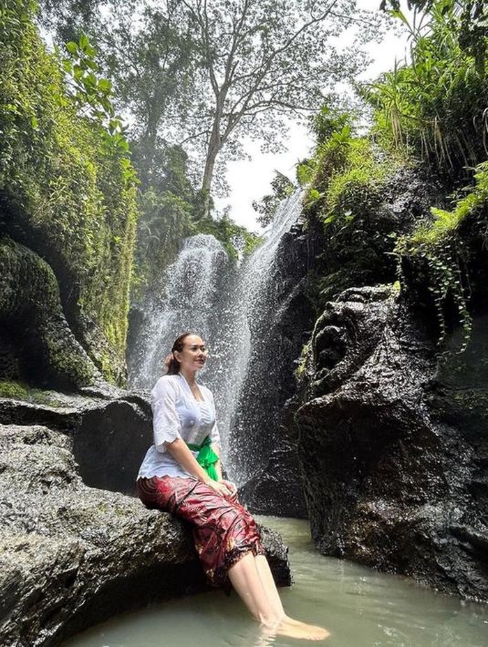 Aura Kasih Aura Kasih