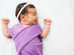 30 Inspirasi Nama Bayi Perempuan Islami Awalan A dan Artinya yang Cantik