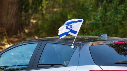Bendera Israel di Mobil.