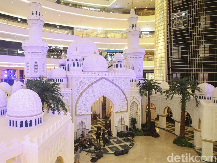 Bukan Masjid, Ornamen Timur Tengah Ini Ada di Mal Jakarta
