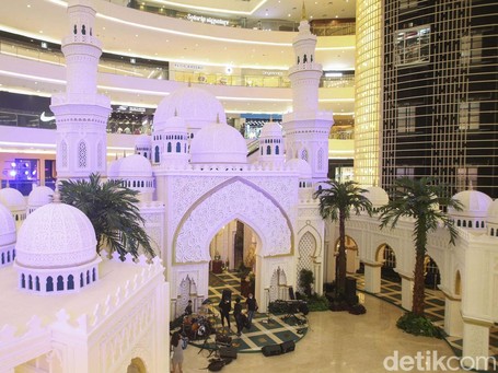Bukan Masjid, Ornamen Timur Tengah Ini Ada di Mal Jakarta