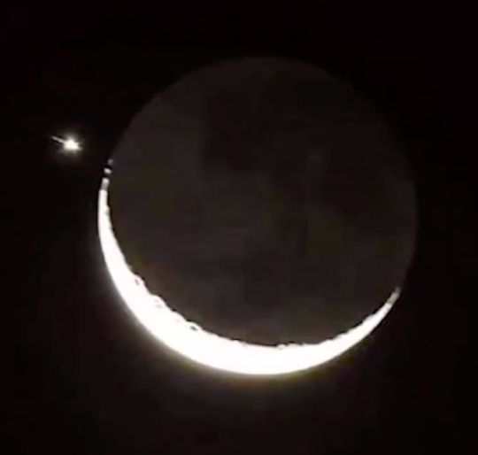 Bulan sabit dan bintang