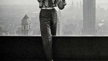  Ingat Foto Pekerja Konstruksi Makan Siang di Pencakar Langit New York yang Belum Selesai? Nah Inilah Fotografer Charles Ebbets. 9/20/1932 Foto: Facebook.com/oldpictures32