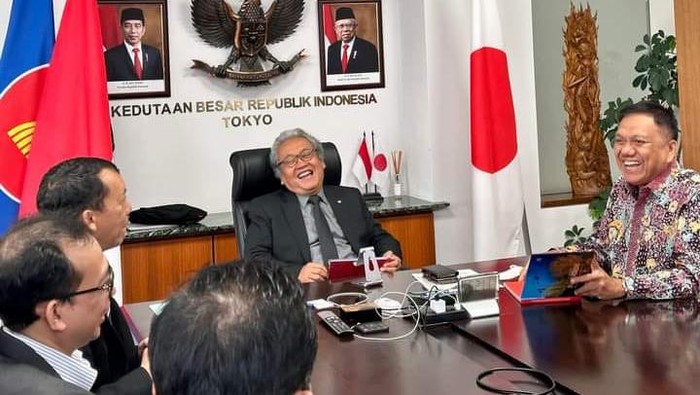 Gubernur Sulut Olly menjajaki kerja sama perdagangan di Asia Timur dalam pertemuannya di Kantor KBRI Tokyo.