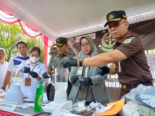 Pemusnahan barang bukti yang sudah berkekuatan hukum tetap, Rabu (29/3/2023) di Kejari Buleleng.