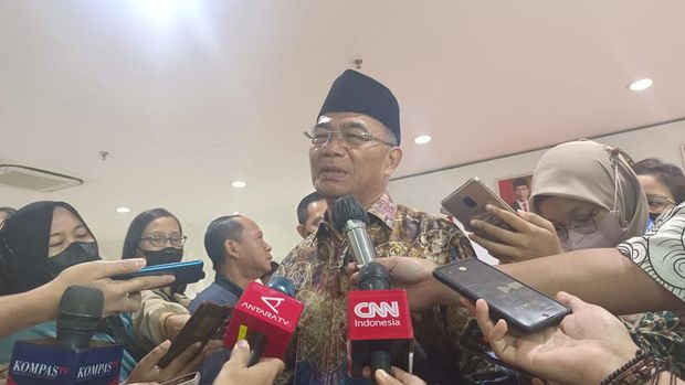 Kementerian Koordinator Bidang Pembangunan Manusia dan Kebudayaan Republik Indonesia, Menko PMK, Muhadjir Effendy. (CNBC Indonesia/Martya Rizky)