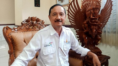 Kepala Dinas Pariwisata Provinsi Bali Tjok Bagus Pemayun di Dinas Pariwisata Provinsi Bali, Rabu (29/3/2023). Dia menyampaikan pembatalan drawing grup Piala Dunia U-20 bakal berdampak pada okupansi hotel di Bali.