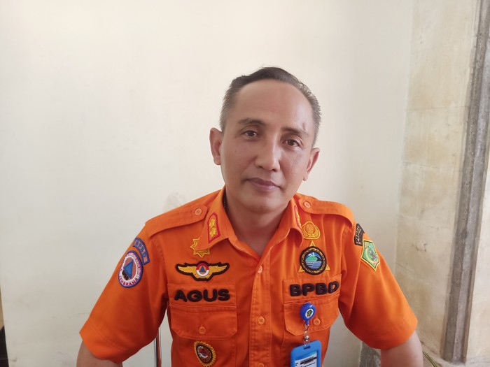 Kepala Pelaksana BPBD Jembrana, I Putu Agus Artana Putra, ditemui detikBali di kantornya, Rabu (29/3/2023). (I Putu Adi Budiastrawan/detikBali).