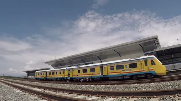 Kereta Api Pertama di Sulawesi Selatan. (Tangkapan Layar Youtube Presiden Joko Widodo)
