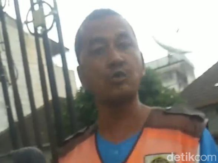 Penampakan jukir yang memaki dan paksa pengendara bayar Rp 10 ribu (Foto: Istimewa)