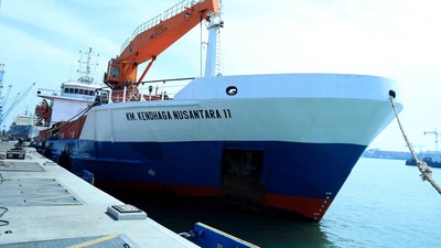 KM Kendhaga Nusantara 11 Distribusikan Pasokan Beras di Timur Indonesia