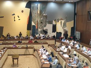 Komisi II DPR dan Mendagri Bahas RUU Provinsi Sumut hingga Bali
