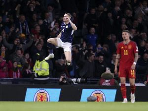 Brace Scott McTominay Tundukkan Spanyol