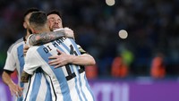 Messi Punya Kans Quattrick, eh Malah Beri Penalti ke Di Maria