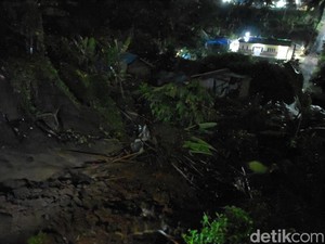 2 Rumah Tertimbun Longsor Pasca Gempa M 4.0 di Cianjur