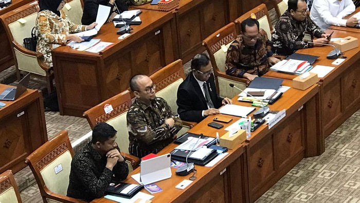 Mahfud Md rapat kerja bersama Komisi III DPR