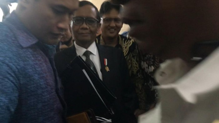 Mahfud Md tiba di gedung DPR jelang rapat soal Rp 349 T