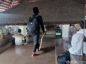 Melihat Komplek Makam Sunan Bonang yang Tak Pernah Sepi Saat Ramadan