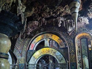 Masjid Aschabul Kahfi Perut Bumi Al Maghribi Tuban, Tempat Ibadah dalam Gua