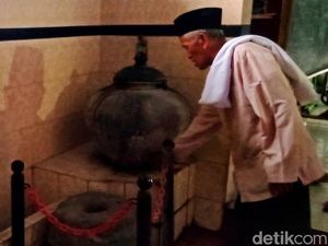 Ada Gentong Ajaib di Masjid Klaten, Konon Tokcer Buat Terapi Anak
