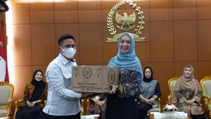 Berkah Ramadan, Perkumpulan Istri Pimpinan MPR Bagi Bingkisan ke PPNPN