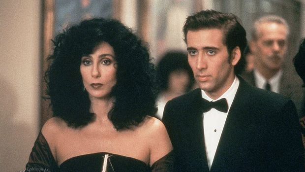 Nicolas Cage dan Cher di film Moonstruck.