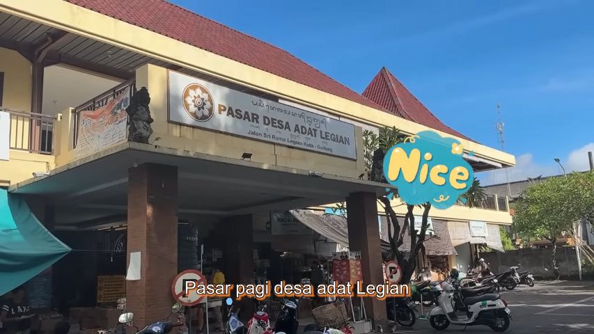 Pasangan Korea Ini Coba Belanja di Pasar Bali