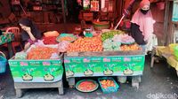 Pedagang Pasar Terong Curhat Sepi Pembeli Imbas Sterilisasi Kunjungan ...