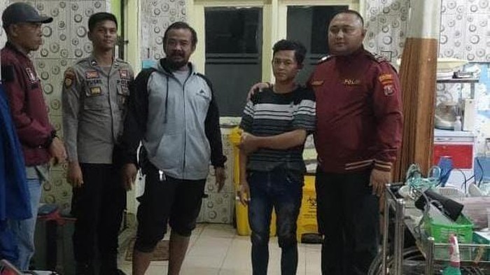 Pelaku pembacokan warga Tiris Probolinggo saat diamankan