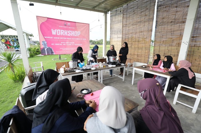Pelatihan Membuat Mochi