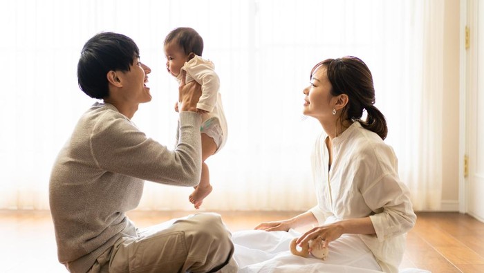 Pertimbangan pasangan muda sebelum memutuskan memiliki anak.