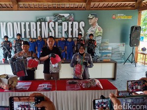 Bawa 30 Kg Bahan Peledak, 2 Warga Cilacap Ditangkap di Banyumas