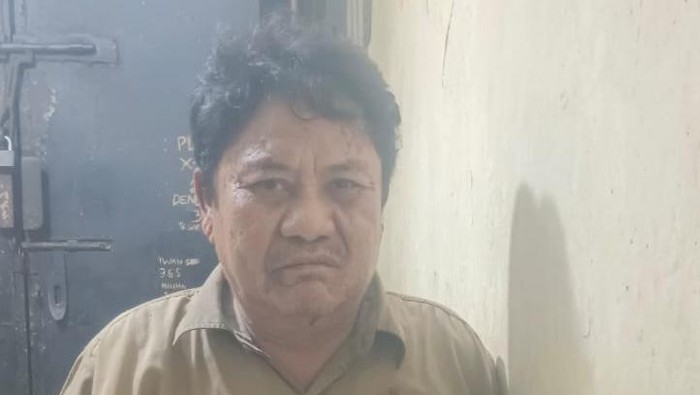 Pria inisial YK (60) ditangkap polisi usai todong wanita dengan pistol mainan