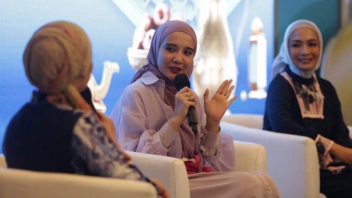 Lazada Indonesia gelar program 'Membeli Untuk Memberi'. Program ini mengajak konsumen berbagi kebahagiaan Ramadan dan Hari Raya.