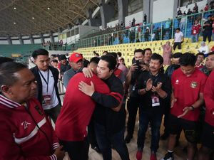 Erick Thohir Peluk Hokky Caraka: Tak Ada yang Hancurkan Mimpimu di Pildun U-20