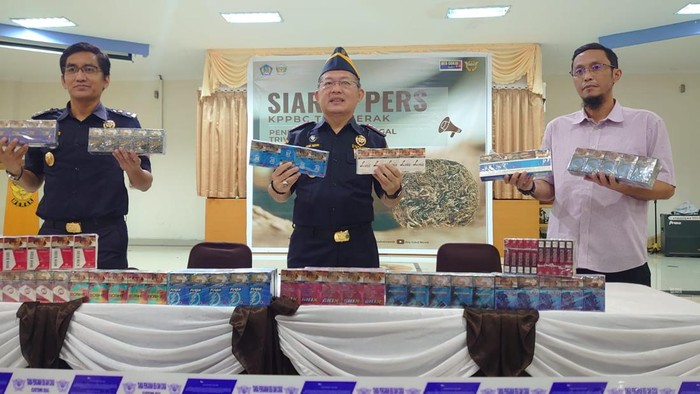 Puluhan Juta Batang rokok ilegal diamankan di Merak
