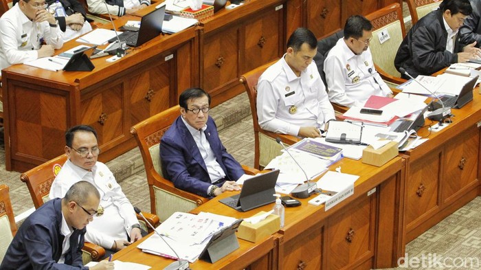 Kemenkumham bersama Komisi III DPR menggelar raker di Kompleks Parlemen, Senayan, Rabu (29/3/2023).