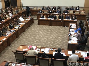 Jawab Tantangan Mahfud, Trio Keras Hadiri Rapat soal Rp 349 T