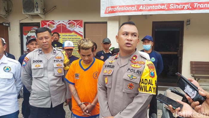 Salah satu pelaku curnmor di Surabaya saat dihadirkan dalam rilis