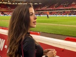 Potret Cantik Guru Bahasa Pemain Bola yang Bikin Para WAGs Cemburu