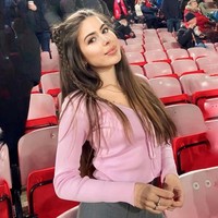 Sama seperti hidup, komunikasi yang efektif bisa membantu kita membangun hubungan, memecahkan masalah, dan menavigasi budaya-budaya baru, ungkapnya.Foto: Instagram @ saralduque