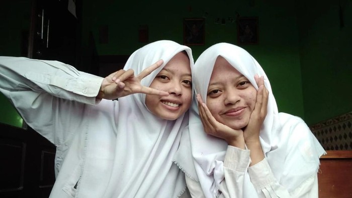 Shella dan Shelly, si kembar yang lolos SNBP Unair