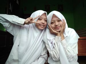 Cerita Shella dan Shelly, Si Kembar yang Lolos Masuk Unair Lewat Jalur SNBP