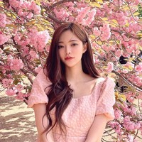 Aku sudah bekerja sebagai BJ selama setahun sekarang. Aku sangat dikritik karena pernah jadi idol. Setelah grup bubar, aku menyelesaikan kontrak eksklusifku dan memilih BJ sebagai pekerjaan baruku tapi aku mendapat banyak kritik dan komentar tidak menyenangkan karena platform itu banyak siaran dewasa, ujarnya dalam acara Attack on Sisters di Channel S.Foto: Instagram @somsom_o0o