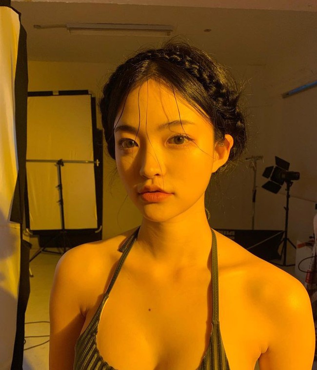 Awalnya banyak orang mengecam Somyi siaran di sana karena tak jarang BJ yang berpenampilan cantik dan seksi tampil di konten-konten dewasa. Tapi Somyi sendiri selama ini tidak pernah melakukannya.Foto: Instagram @somsom_o0o