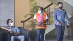 Tangan Diborgol dan Berbaju Oranye, Ricky Ham Pagawak Diperiksa KPK