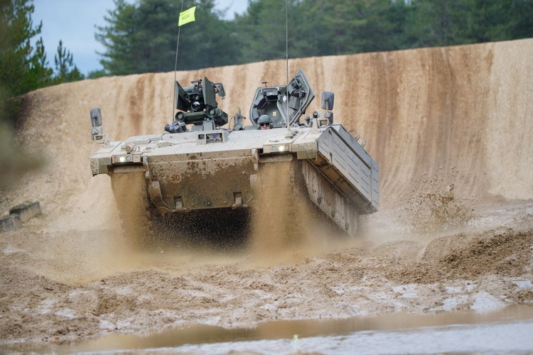 Tank Challenger 2 Inggris