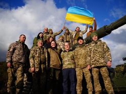 Senjata Baru Ukraina: Tank Inggris yang Tak Pernah Dihancurkan Musuh